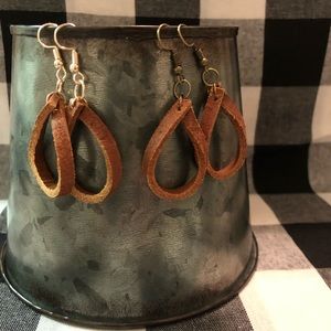 Leather Loop Come in Dark, Light and Black Leather